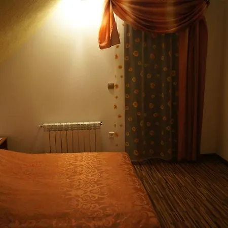 Willa Pod Debami - Basen, Sala Zabaw - Malpi Gaj - Blisko Centrum Pensionat