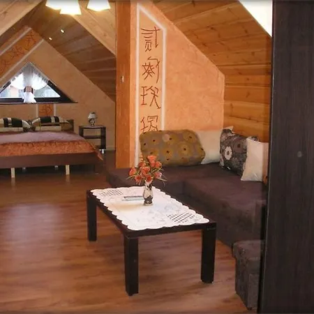 Pensionat Willa Pod Debami - Basen, Sala Zabaw - Malpi Gaj - Blisko Centrum 3*