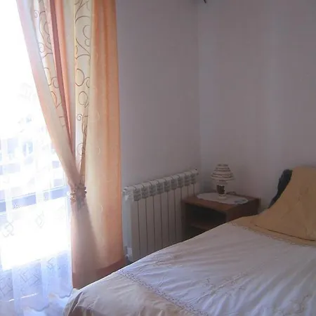 Willa Pod Debami - Basen, Sala Zabaw - Malpi Gaj - Blisko Centrum Pensionat