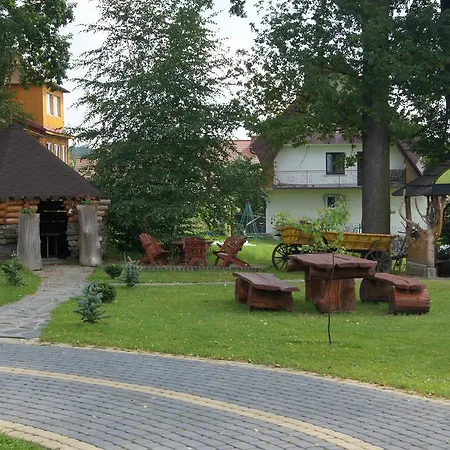 Willa Pod Debami - Basen, Sala Zabaw - Malpi Gaj - Blisko Centrum Pensionat 3*