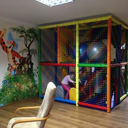 Willa Pod Debami - Basen, Sala Zabaw - Malpi Gaj - Blisko Centrum Pensionat Rabka